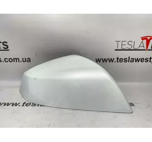 Кришка правого дзеркала біла Tesla Model S Plaid, 1622236-00-A