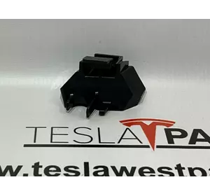 Направляюча бампера переднього, нижня права Tesla Model S, 1072914-00-B