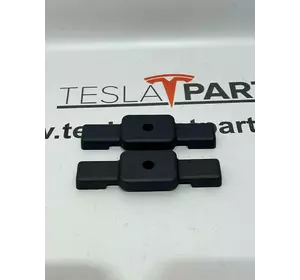 Заглушка буксирувального гака Tesla Model S Plaid, 1564688-00-A